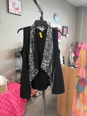 Umgee Black Sleeveless Vest with Black & White Leopard Trim